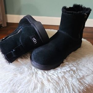 Ugg minis w zippers